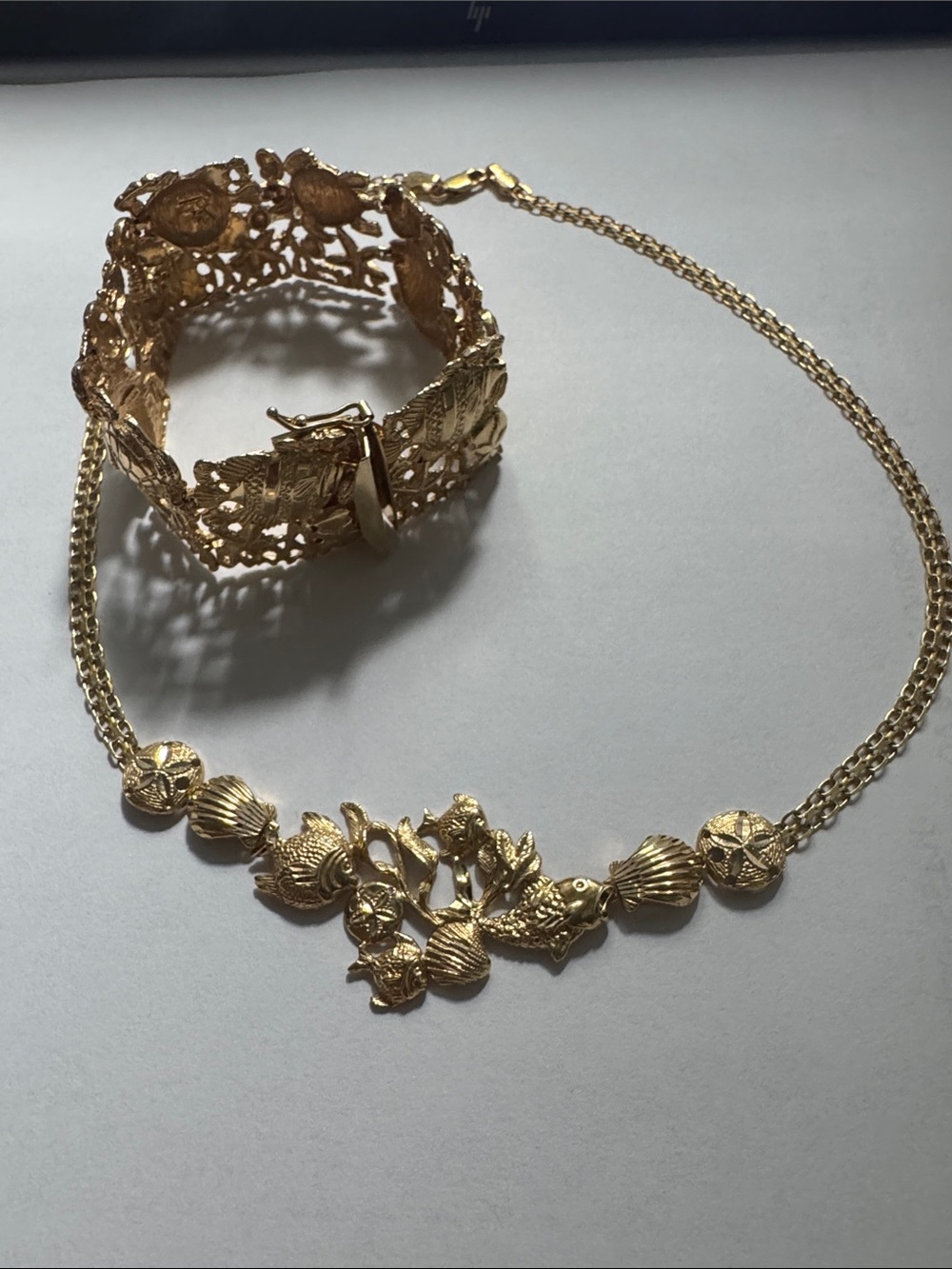 14 Karat Gold 58 gram Seashell Motif Necklace and Bracelet Set